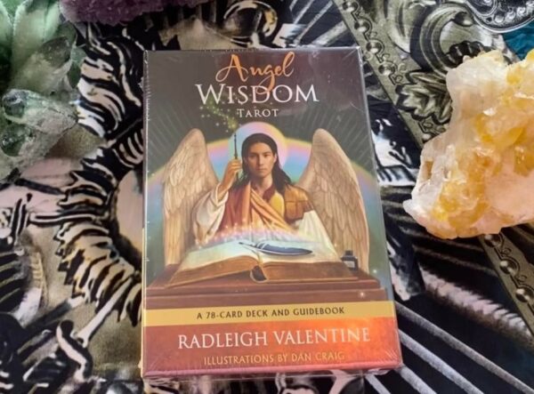 Angel Wisdom Tarot: A 78-Card Deck and Guidebook